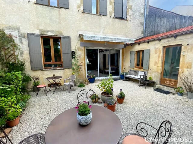 Maison de ville, 207m2 hab, 5/6 chambres — photo du bien