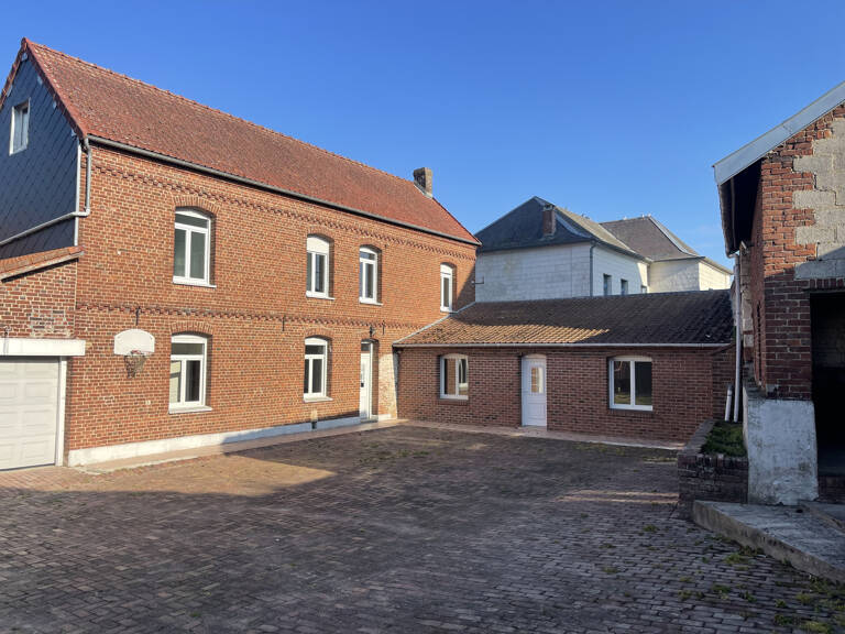 Maison familiale avec dépendances Secteur de Beaumetz — photo 1