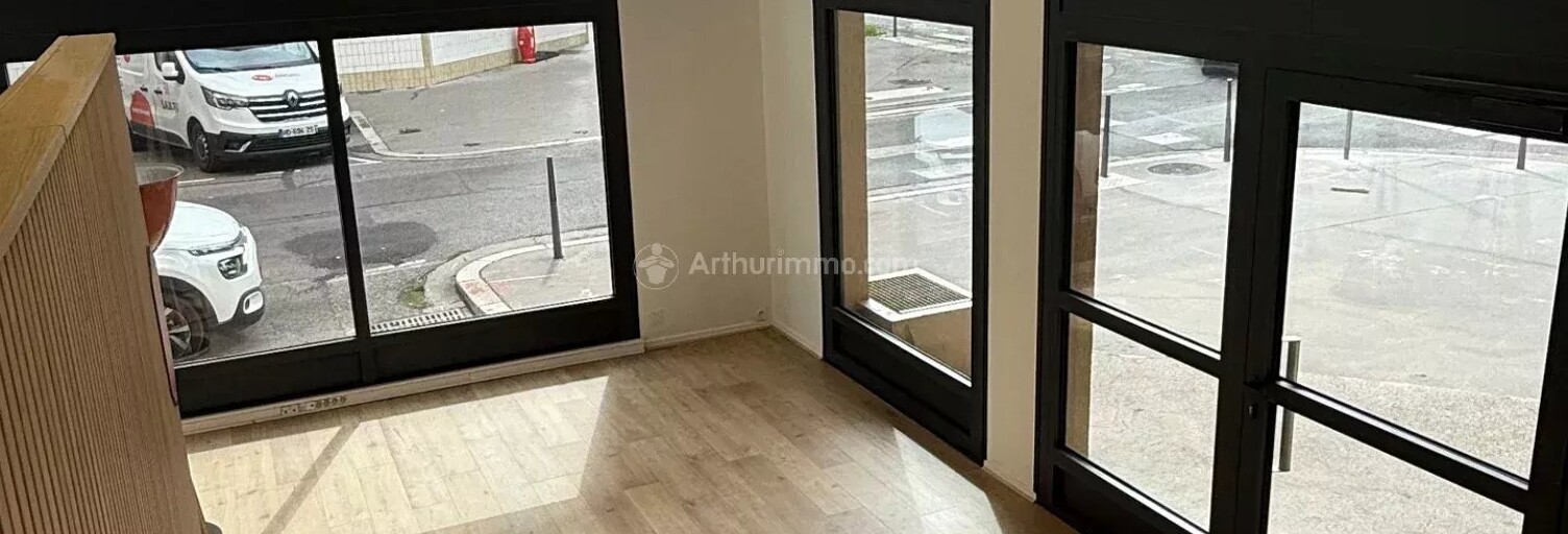 Bureau 10 Pièces 219 m² à louer à Lyon 3 (69003)