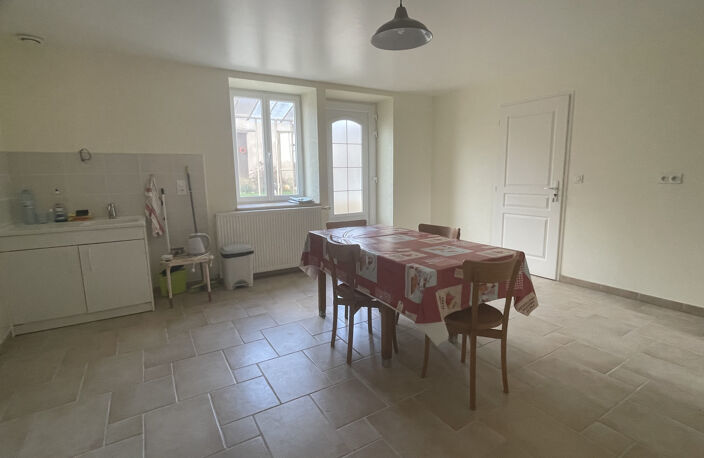 Maison de village avec dépendances et terrain attenant — photo 3