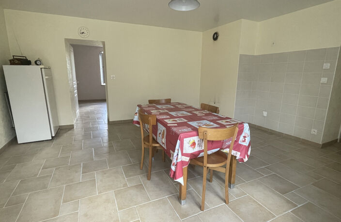 Maison de village avec dépendances et terrain attenant — photo 4