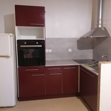 Appartement 3 pièces 572 €