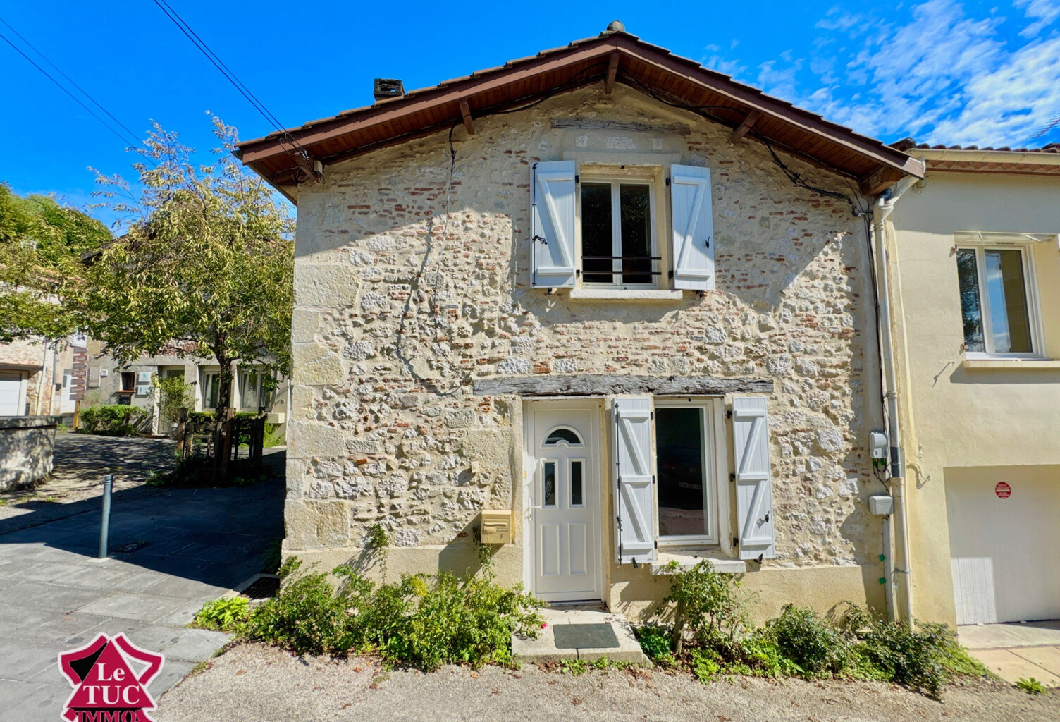 Maison de village avec garage et jardin — photo 1