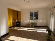Sur 6000 m2, Villa F4 + 2 grands hangars situés sur la commu — photo 2