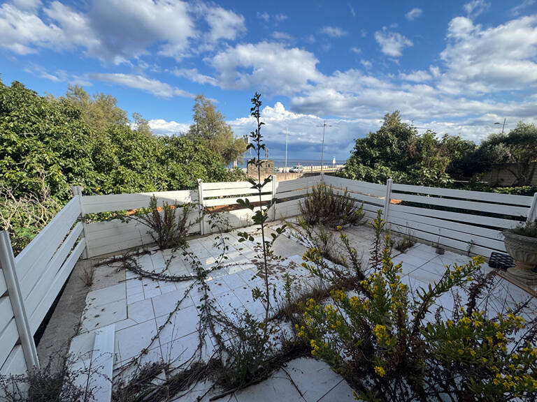 À vendre Bien atypique à réhabiliter  Entrée sud de Bastia — photo 1