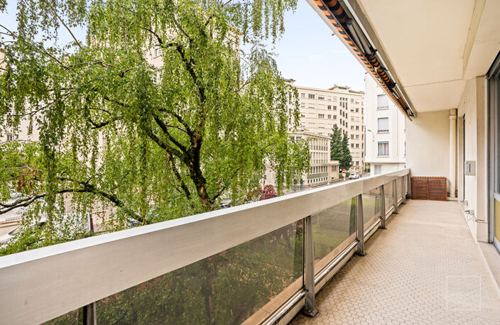 LYON 6, 118.60m²  entièrement climatisé, 2 Balcons, Immeuble PITANCE — photo 2
