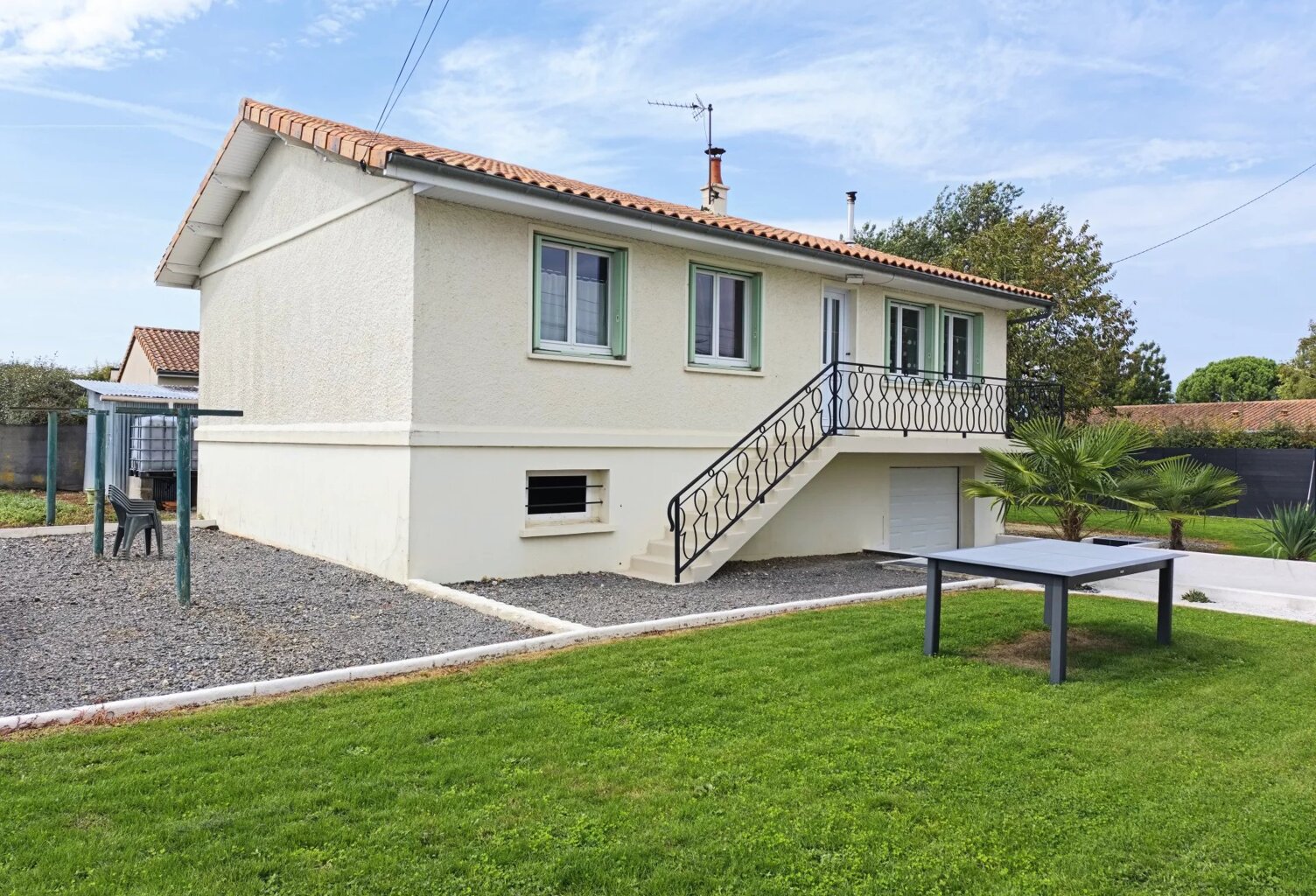 Maison sur sous-sol 3 chambres - Fleuré — photo 1