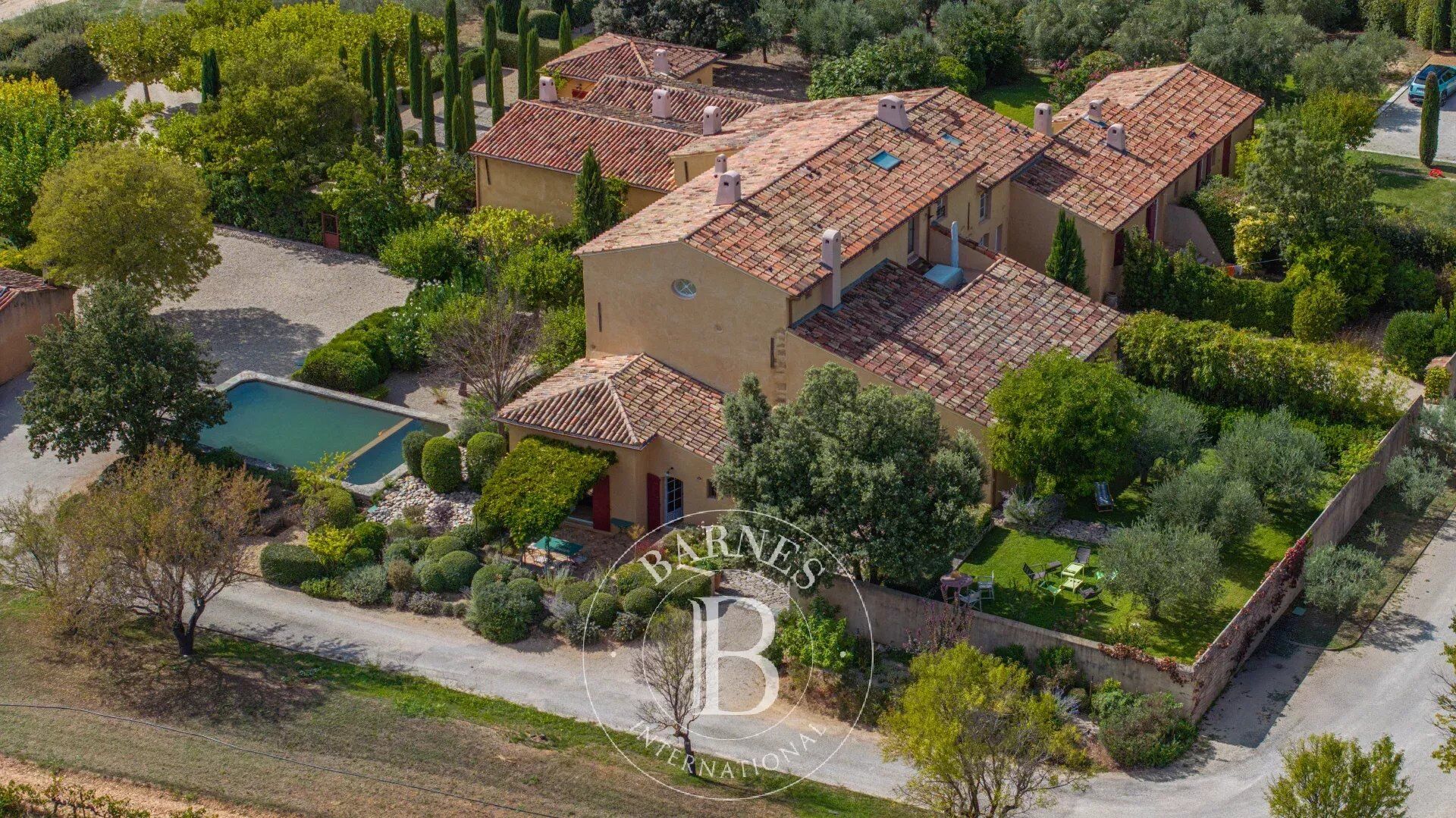 Villa / Maison 6 pièces  à vendre Aix-en-Provence 13100