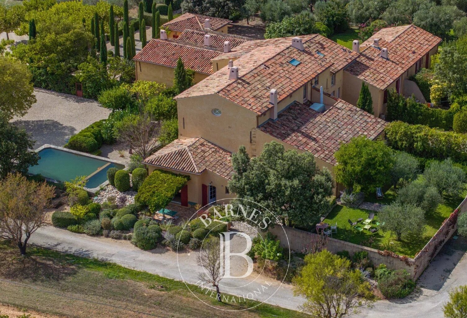 AIX EN PROVENCE– DOMAINE VITICOLE – MAISON 150 m² – 3 CHAMBRES – — photo 1