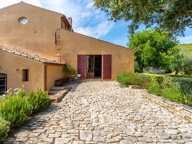 AIX EN PROVENCE– DOMAINE VITICOLE – MAISON 150 m² – 3 CHAMBRES – — photo 2