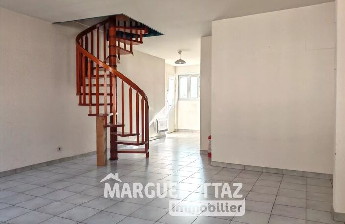 Appartement T4 à TANINGES — photo 2