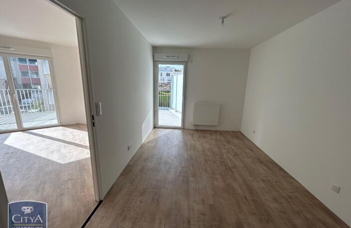 Location appartement 2 pièces 42 m² à Tours (37100) — photo 3