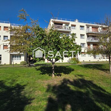 Appartement 4 pièces 240000 €