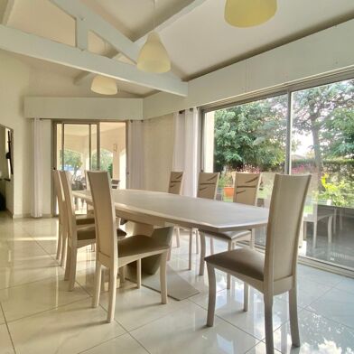 Maison 6 pièces 896832 €