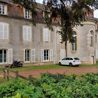 Appartement 10 pièces 184000 €