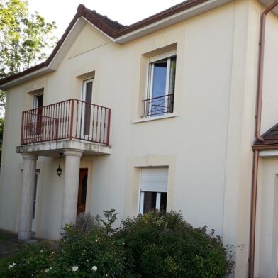 Maison 7 pièces 1450 €