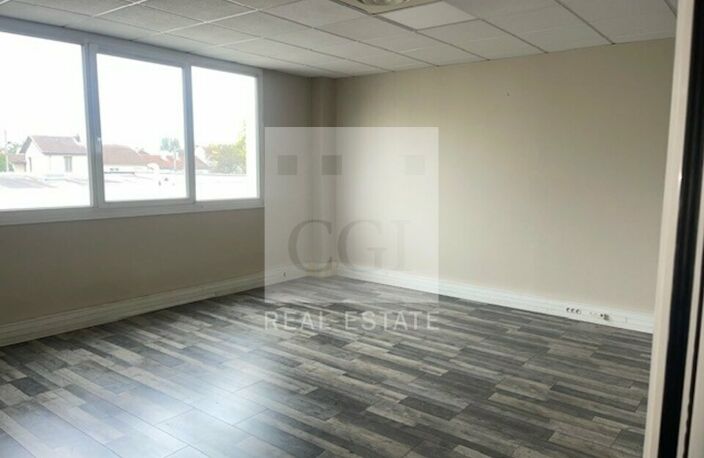 BUREAUX / LOCAL D'ACTIVITES à LOUER — photo 4