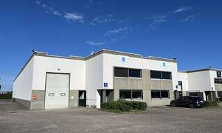 Commerce  605 m² à louer à Décines-Charpieu (69150)