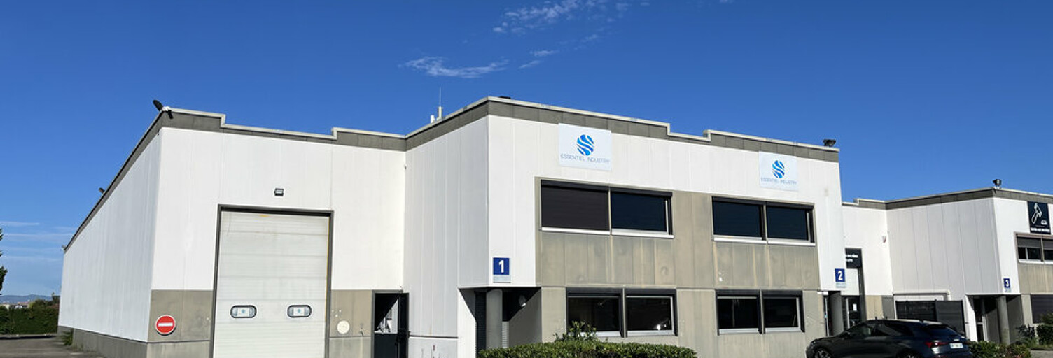 Commerce  605 m² à louer à Décines-Charpieu (69150)