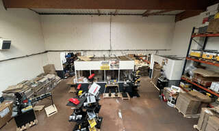 Commerce  434 m² à louer à Décines-Charpieu (69150)