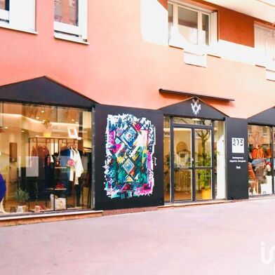 Commerce  119900 €