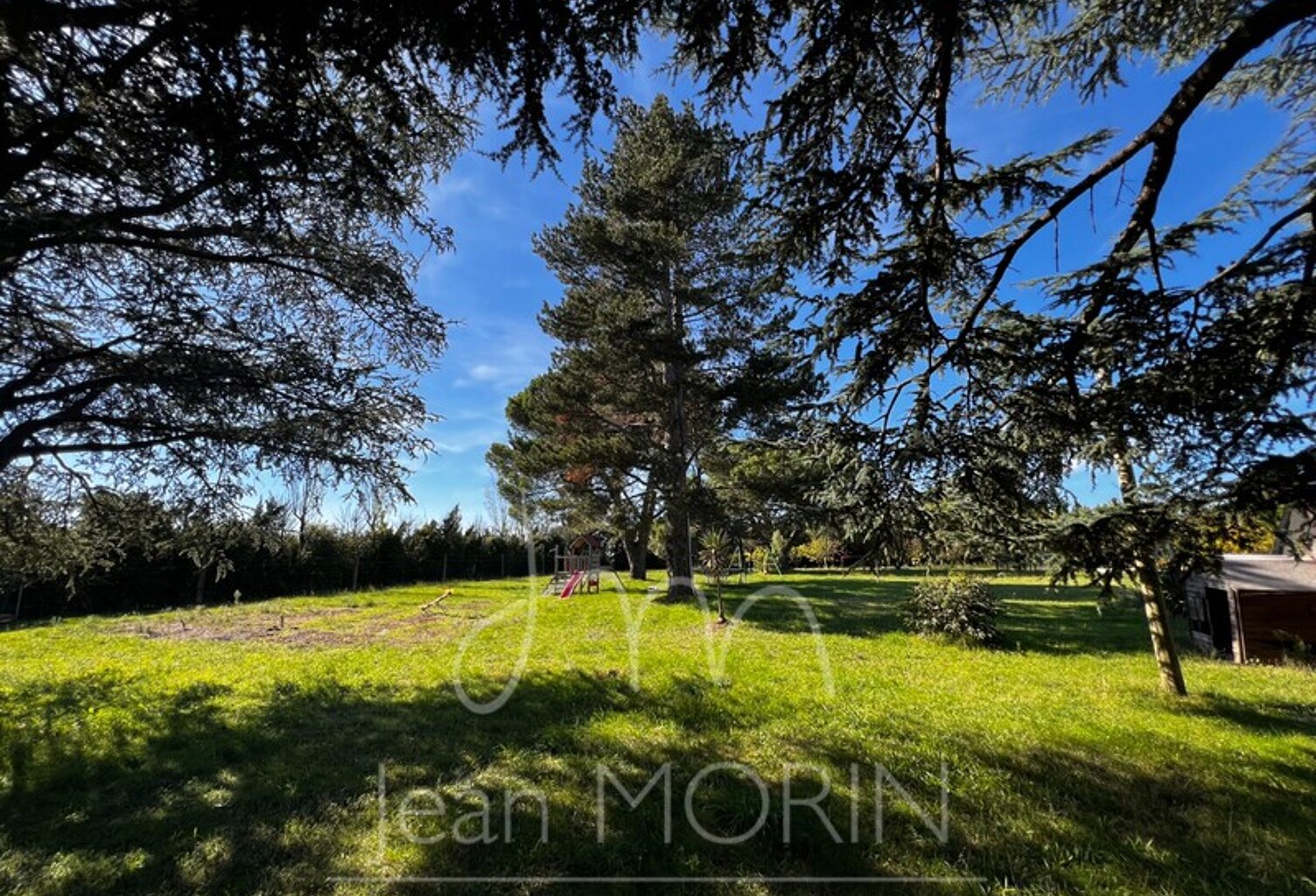Villa — photo 1