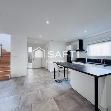 Maison 7 pièces 321500 €