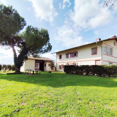 Immeuble  378000 €