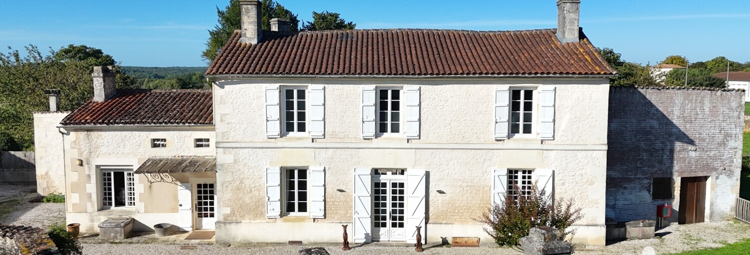 Maison 11 Pièces 298 m² à vendre à Val-de-Cognac (16370)