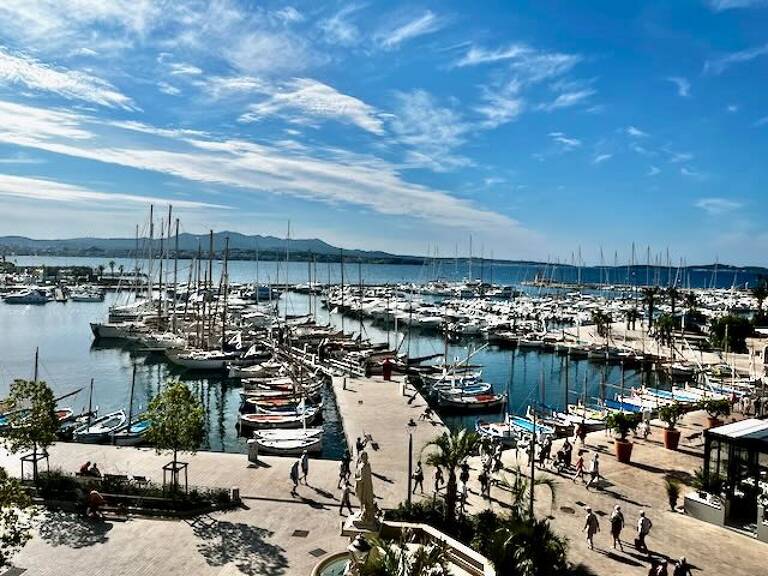 VUE MER ET PORT — photo 1