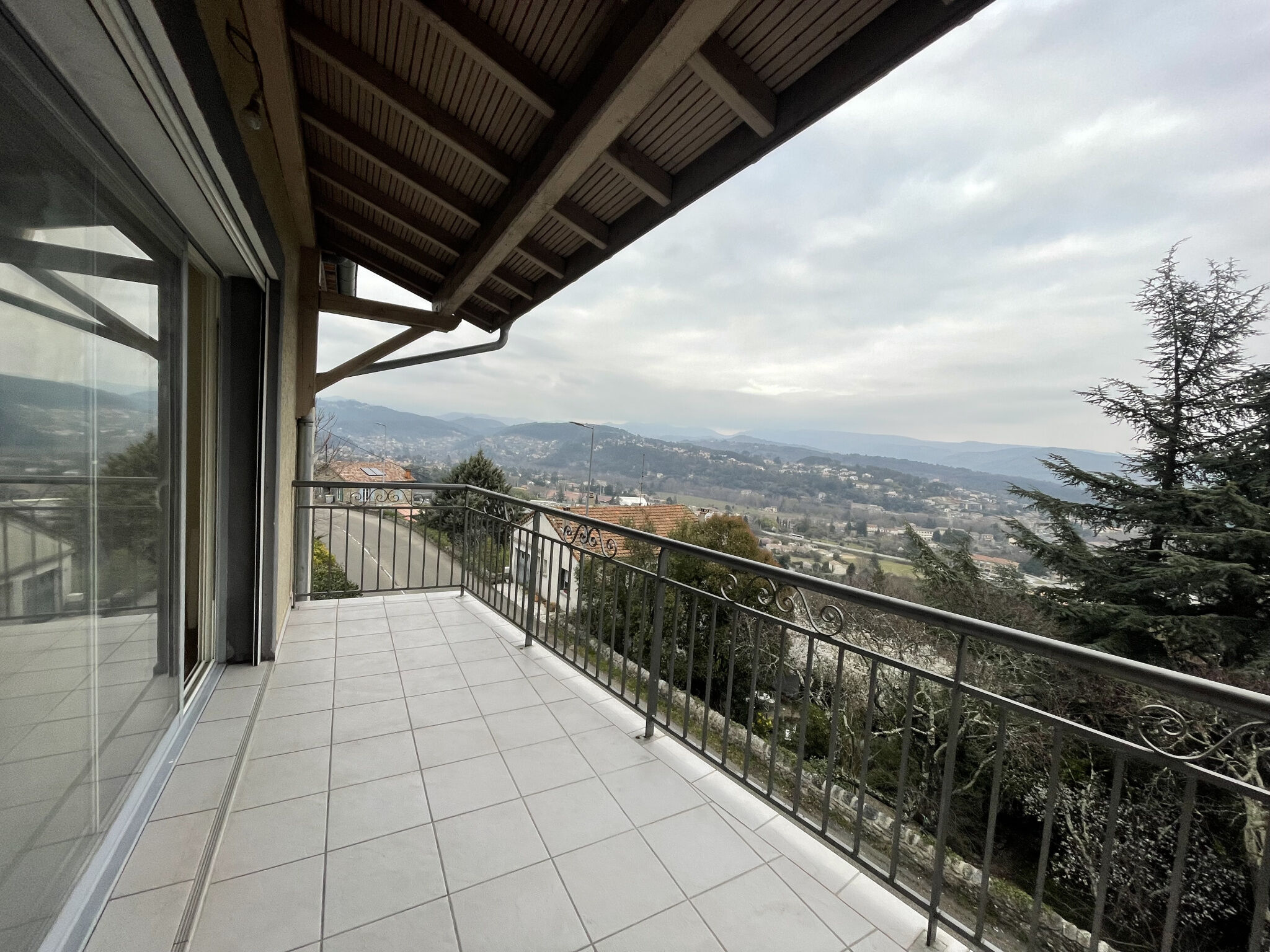 Appartement 3 pièces  à louer Aubenas 07200