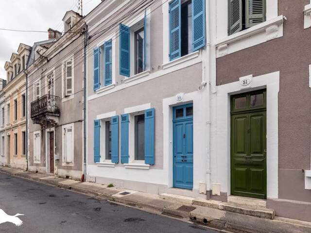 Maison de ville de 7 pièces principales — photo du bien