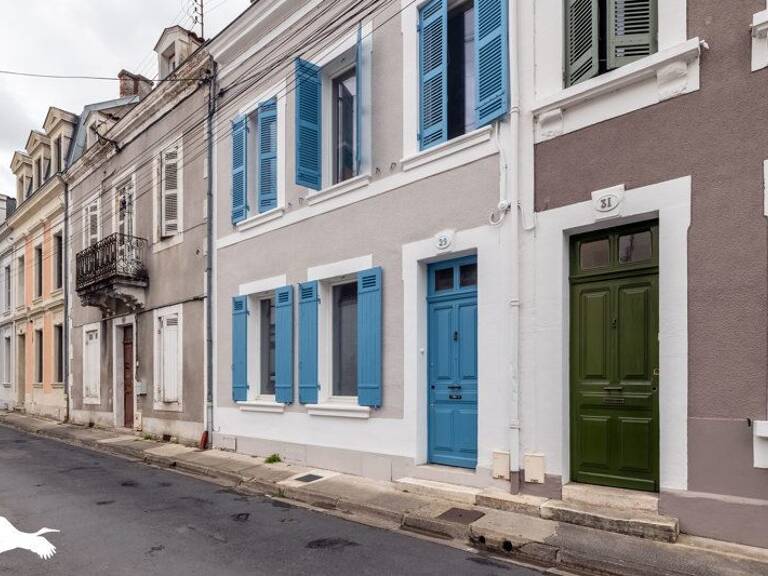Maison de ville de 7 pièces principales — photo 1