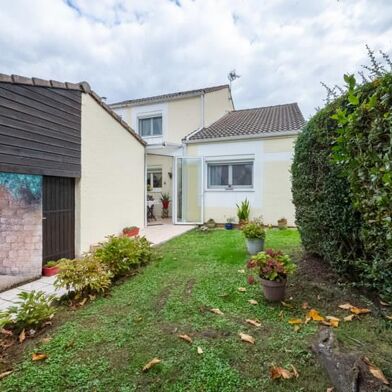 Maison 5 pièces 298999 €