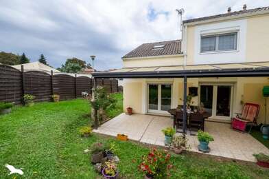 Maison 5 pièces 302368 €