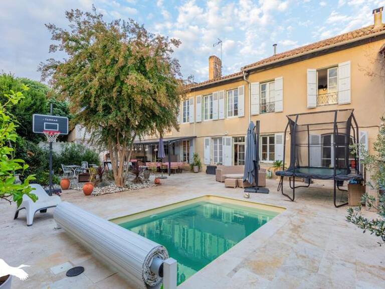 Maison de ville de 10 pièces principales — photo 1