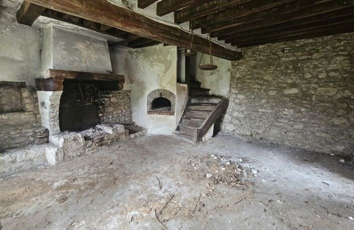 Maison en pierre de 1 pièces principales — photo 2