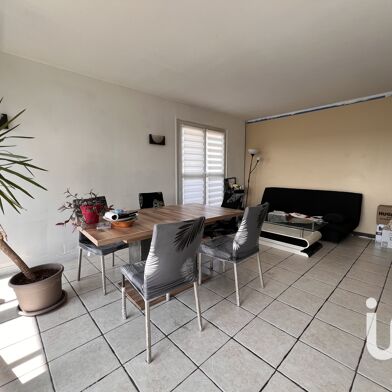Appartement 4 pièces 211000 €