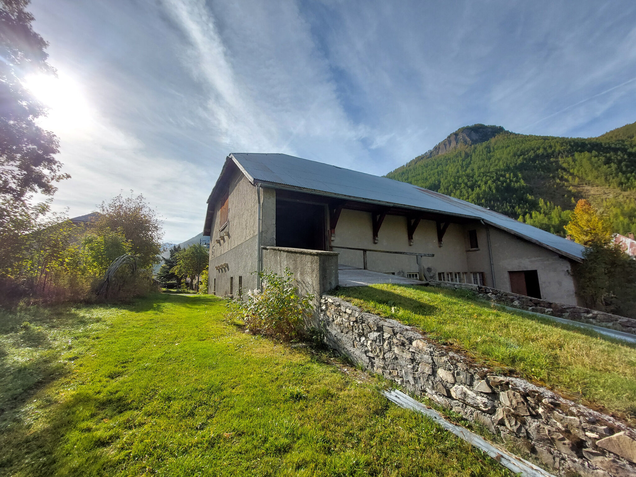 Villa / Maison  T14 à vendre Condamine-Châtelard (La) 04530