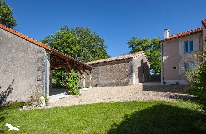 Maison en pierre de 4 pièces principales — photo 2