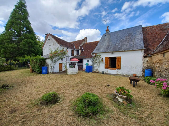 Maison ancienne, T5, 119m2hab dans village au calme avec jar — photo du bien
