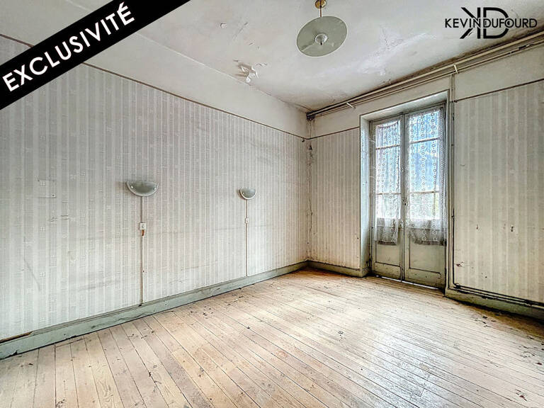 Appartement A RENOVER 50m² à VALS LES BAINS — photo 1