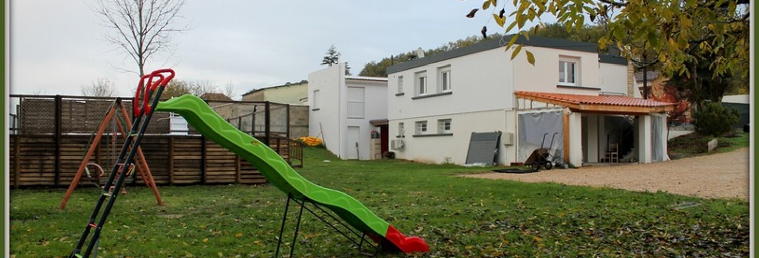 Immeuble  230 m² à vendre à Chalais (16210)