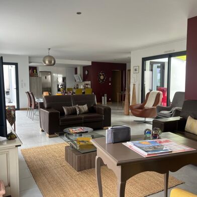 Maison 4 pièces 564300 €