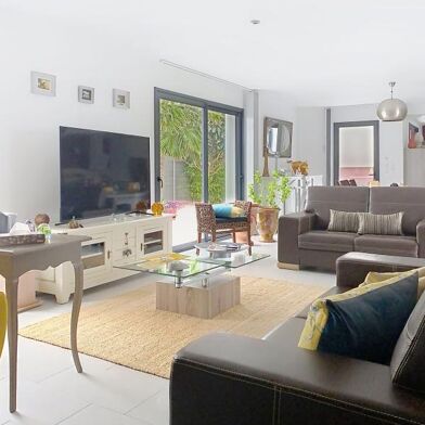 Maison 4 pièces 564300 €