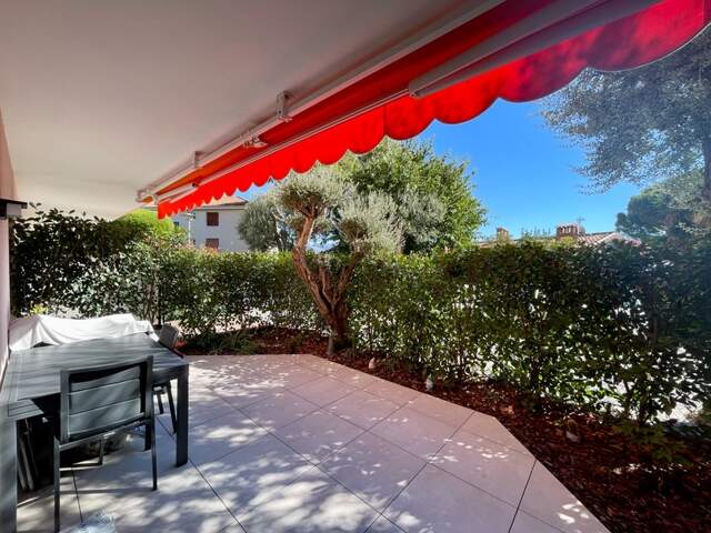 Appartement en rez-de-jardin, au calme, rénové — photo du bien