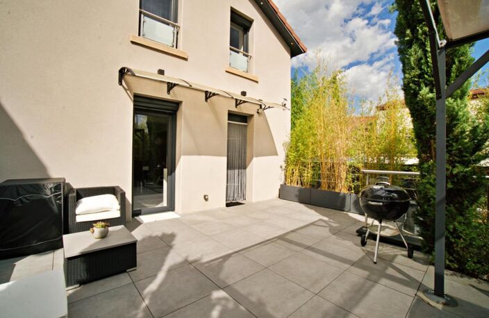 Quincieux - Maison - 3 Chambres — photo 2