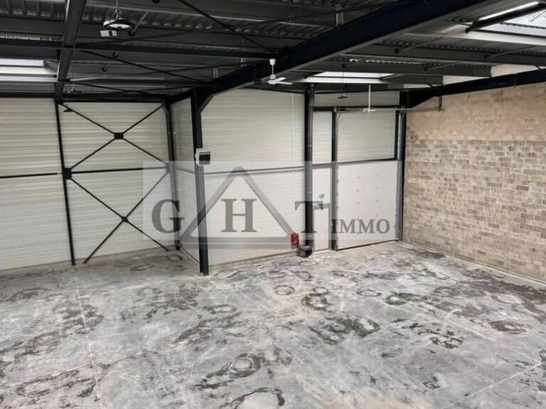 BATIMENT INDÉPENDANT À VENDRE — photo 1