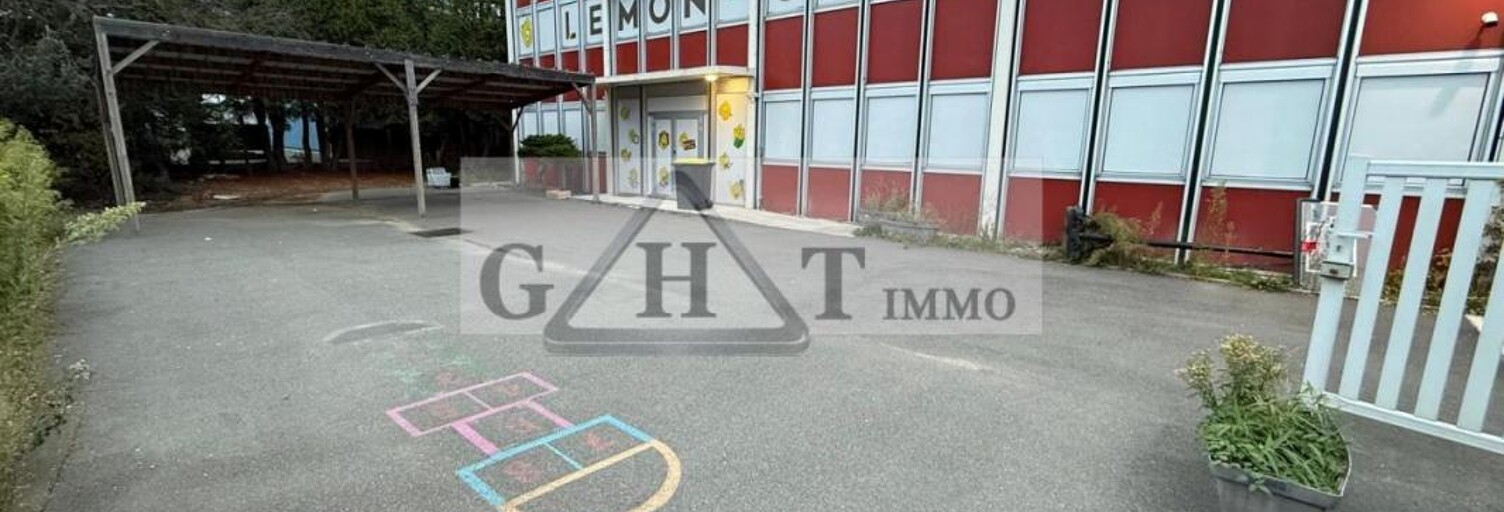 Bureau  800 m² à louer à Ozoir-la-Ferrière (77330)