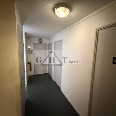 Commerce  590000 €